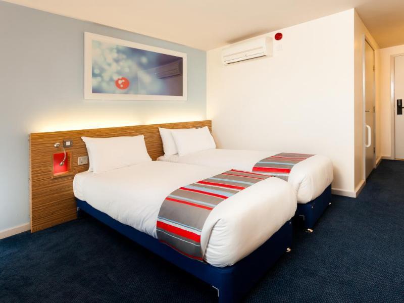 Travelodge London Balham Экстерьер фото